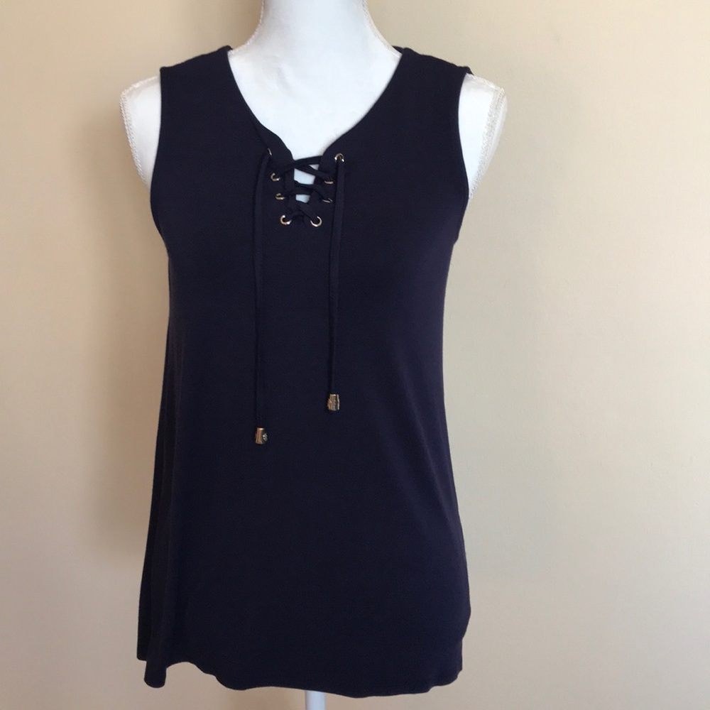 A cute dark blue shirt.